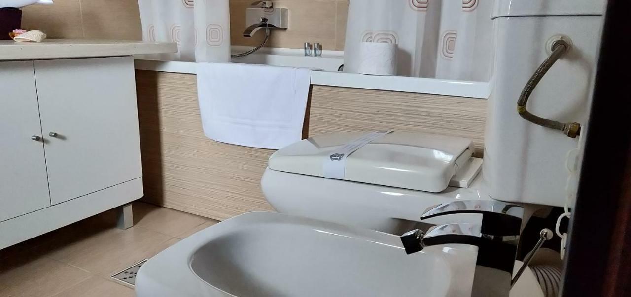 D&D Vila Villa Iasi Eksteriør bilde